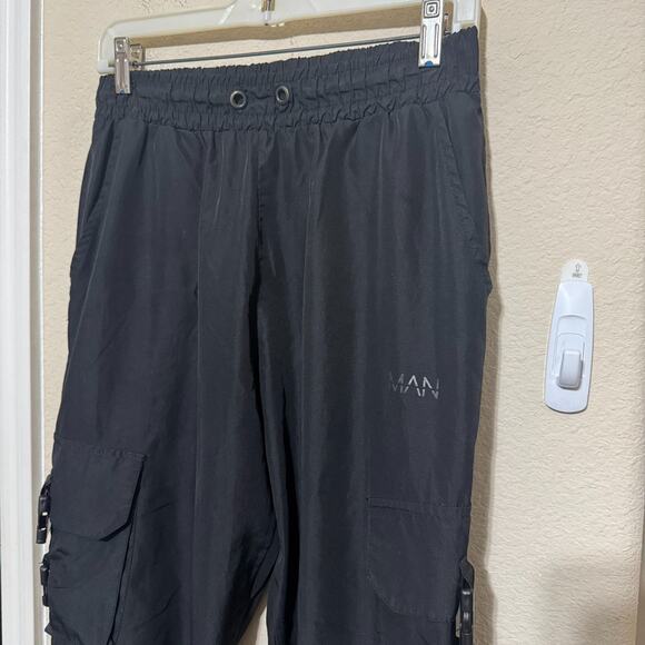 Boohoo Man black Cargo joggers mens Small lightweight pull on parachute combat - Picture 2 of 8